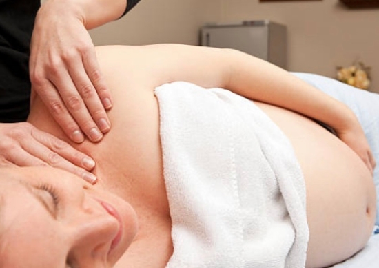 julie ganot massages et aromatherapie massage pls ou massage de la femme enceinte